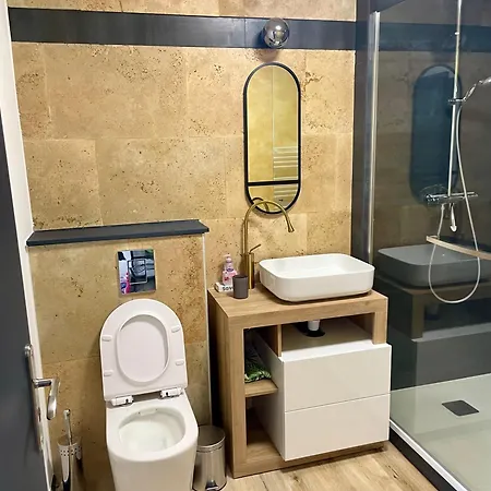 Chez Joe, Centre-ville Apartment Verdun